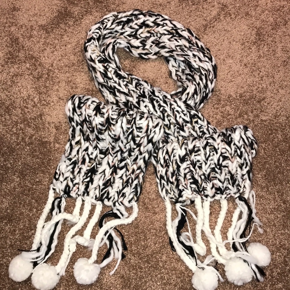 Francesca’s soft quilted scarf 🧣